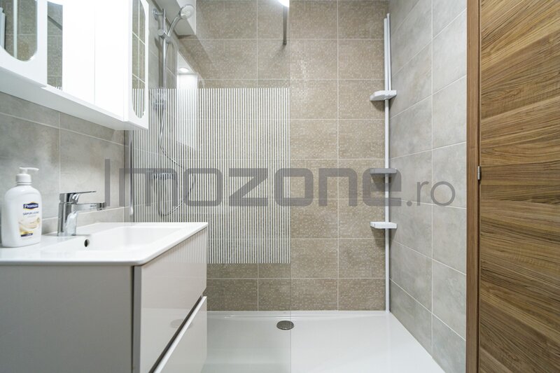 Ghencea, ap. 2 cam., mobilat, 58 mp, 9/10, parcare subterana, liber,